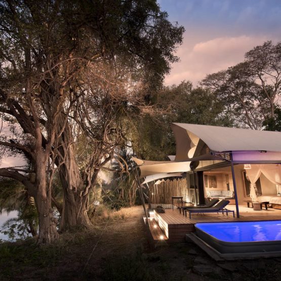 VALMEX® Lodge Deluxe FR PVC used in luxury tent - courtesy of Thorntree